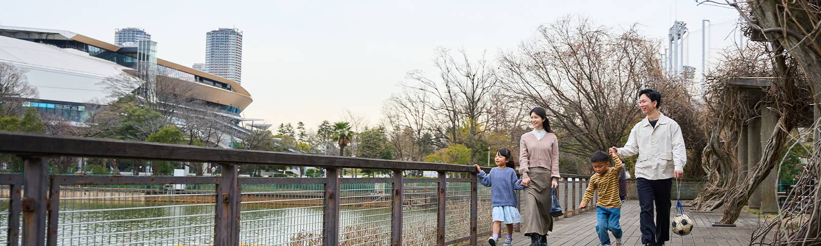 新生児が寝ている写真